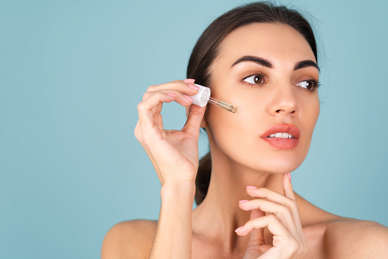 Сыворотки для проблемной кожи лица: учимся подбирать космецевтику